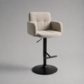 Tabouret de bar réglable et pivotant en tissu beige avec accoudoirs et piètement en acier noir, 55 × 53 × 89–110 cm